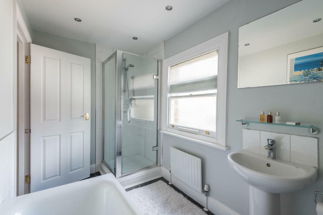 Appartamento Traditional Richmond By Twickenham By Underthedoormat *