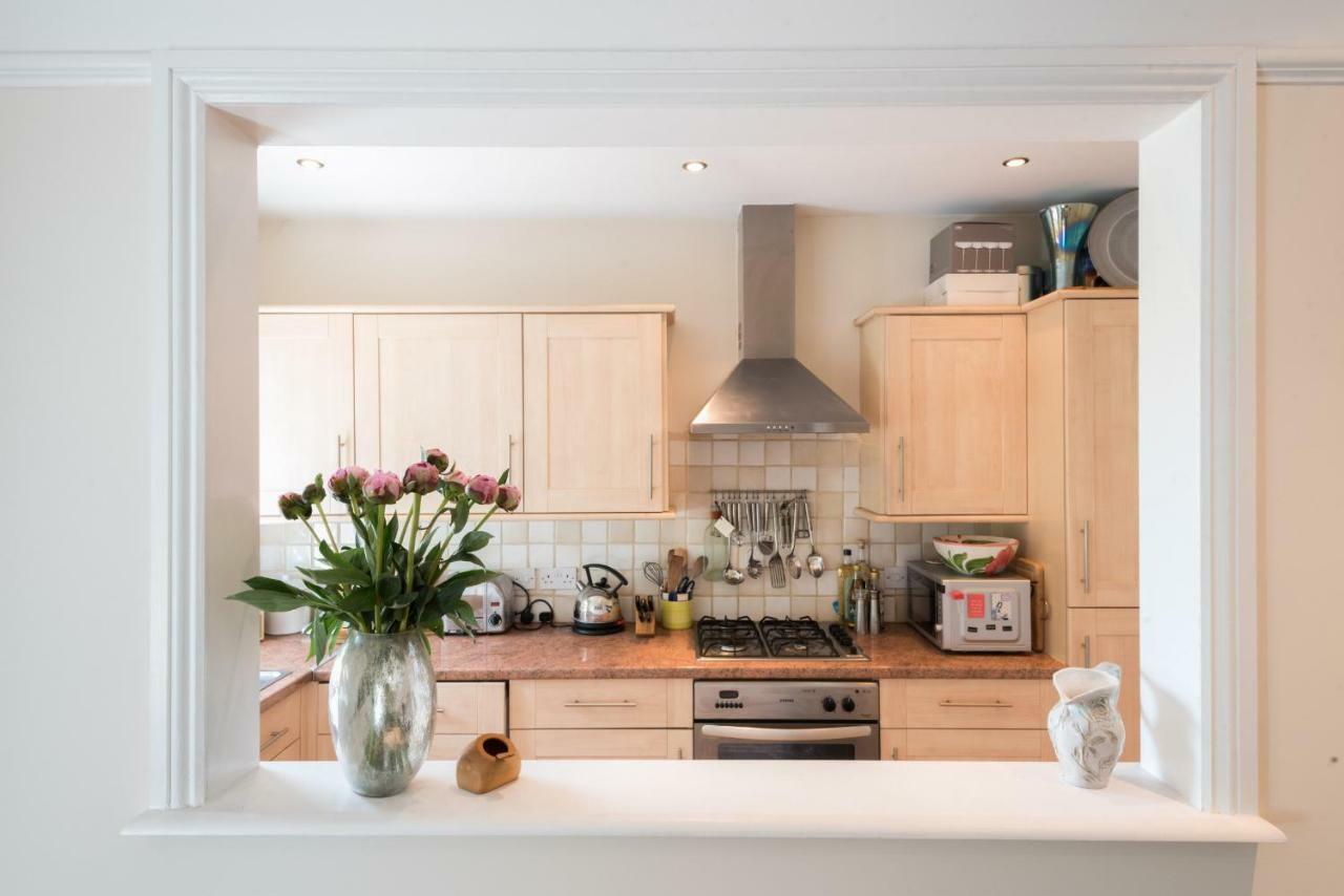 Appartamento Traditional Richmond By Twickenham By Underthedoormat Londra